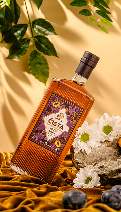 Rakija od šljive pozadina