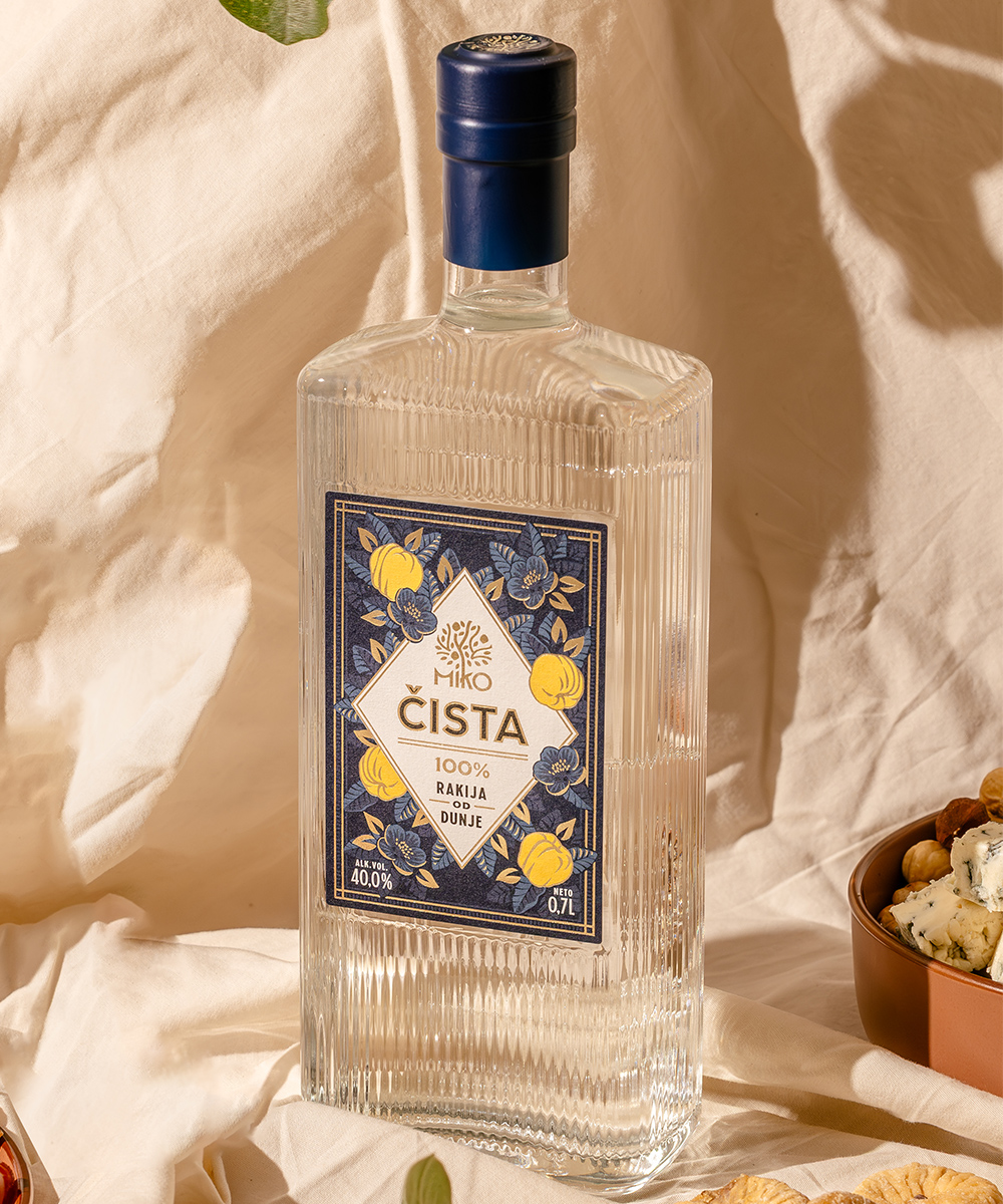 Rakija od dunje pozadina