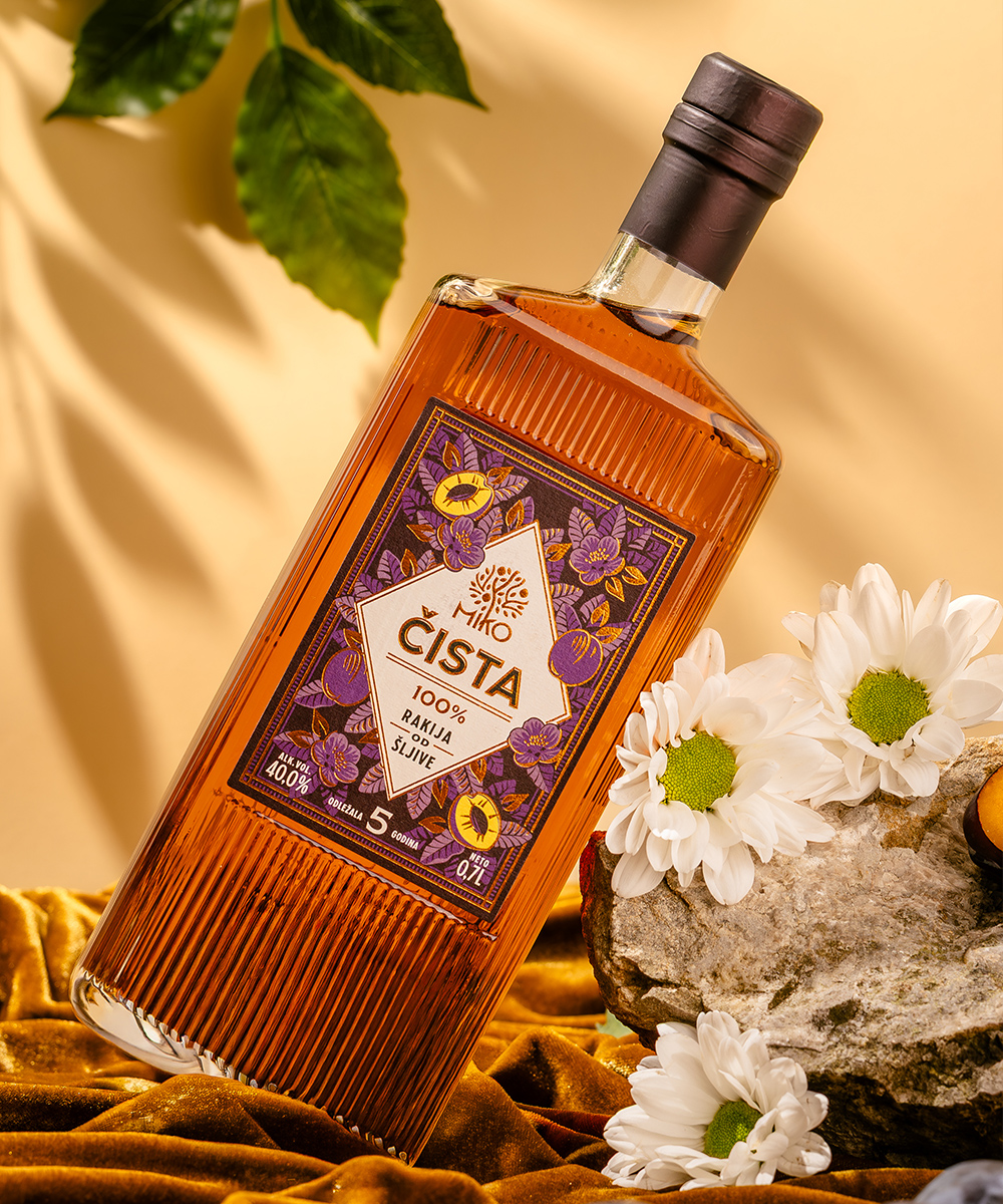 Rakija od šljive pozadina